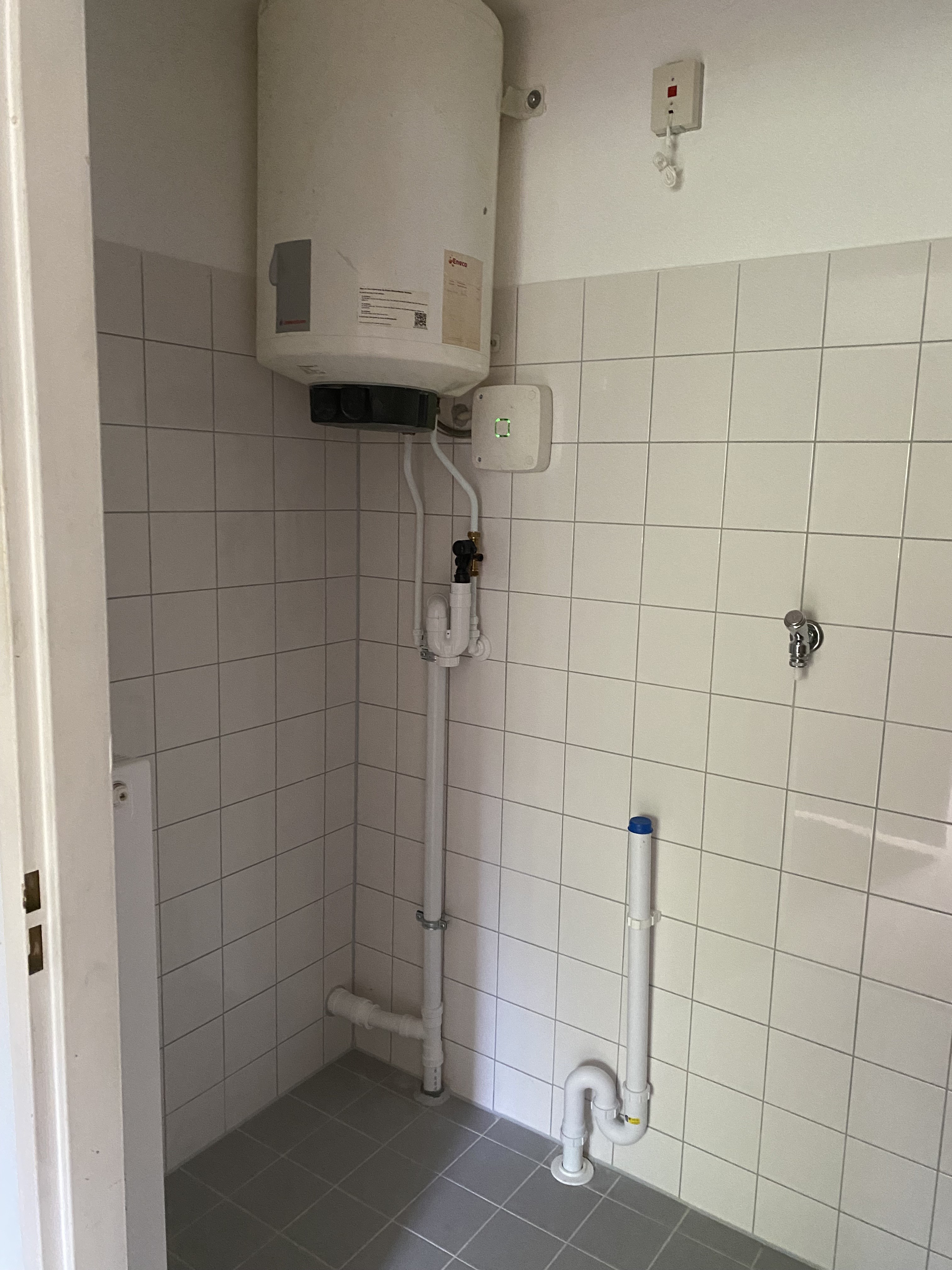 Om en bij 98