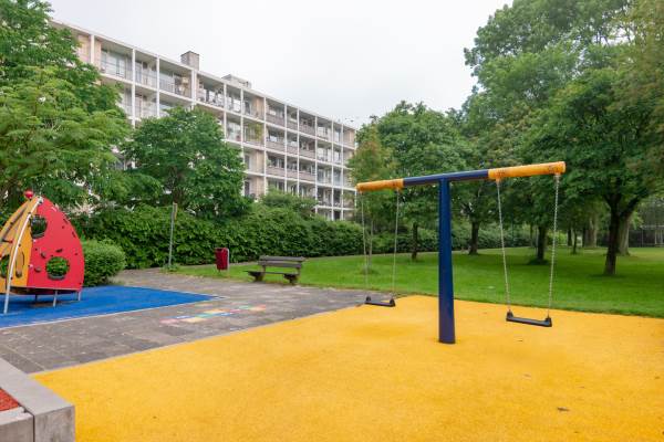 Burgemeester Velthuijsenlaan 60