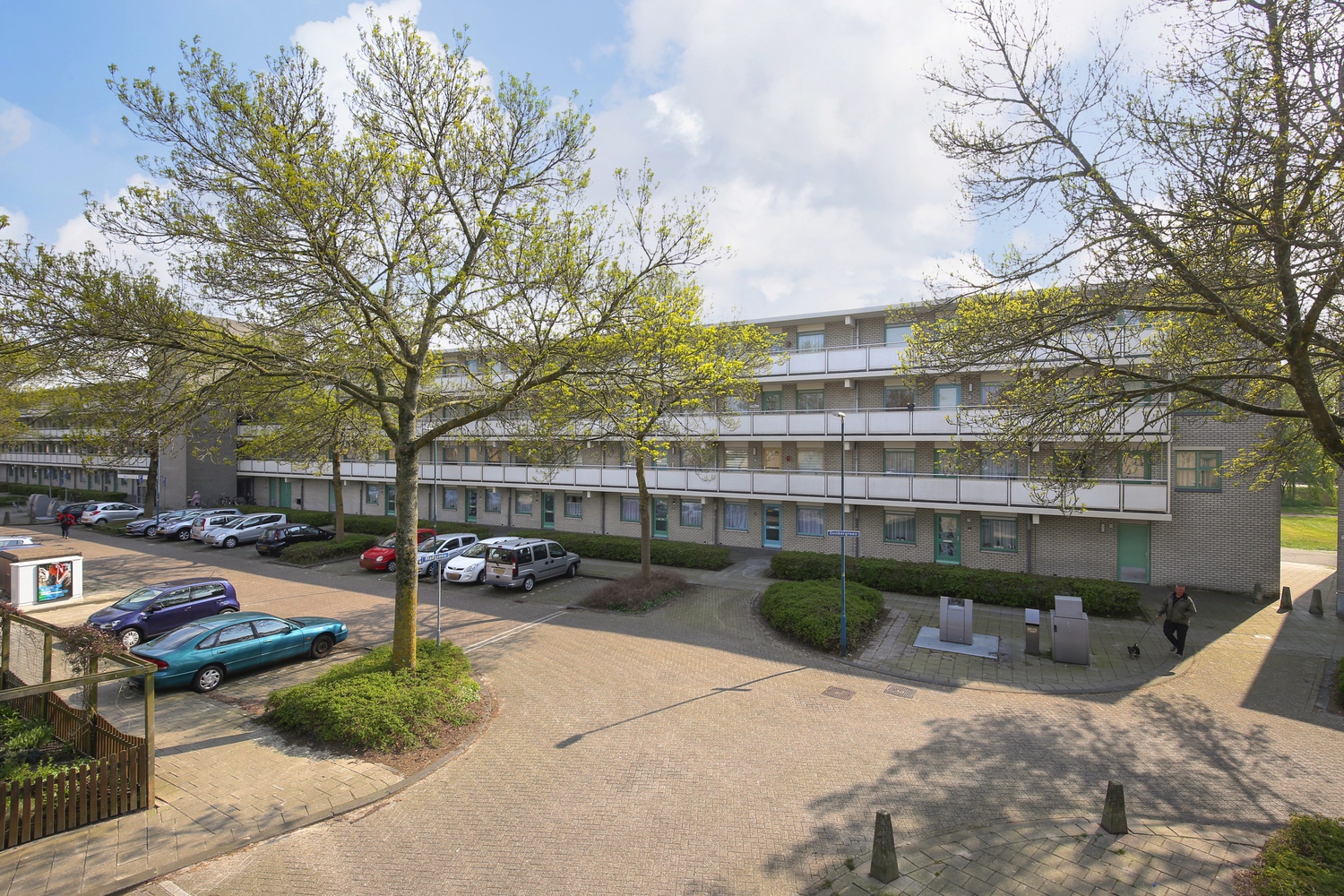 Donkergroen 75