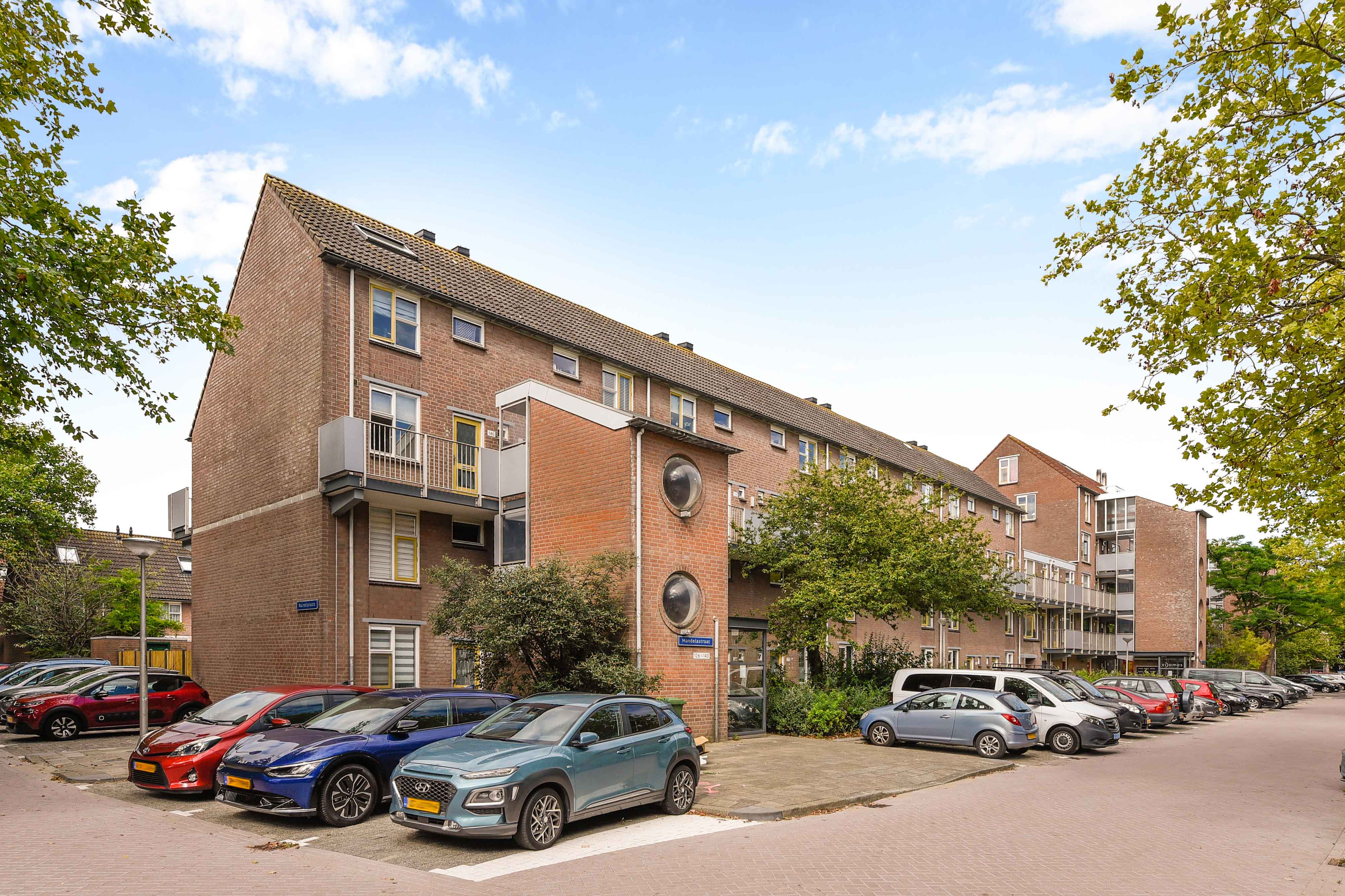 Mandelastraat 98