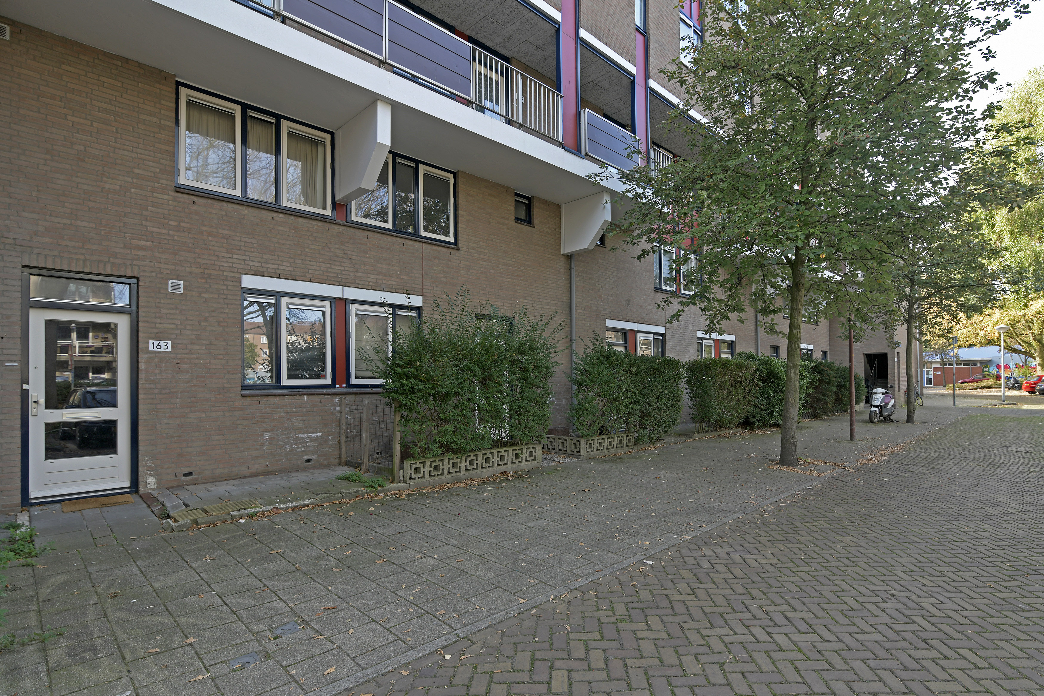 Doctor H.E. van Geldererf 155