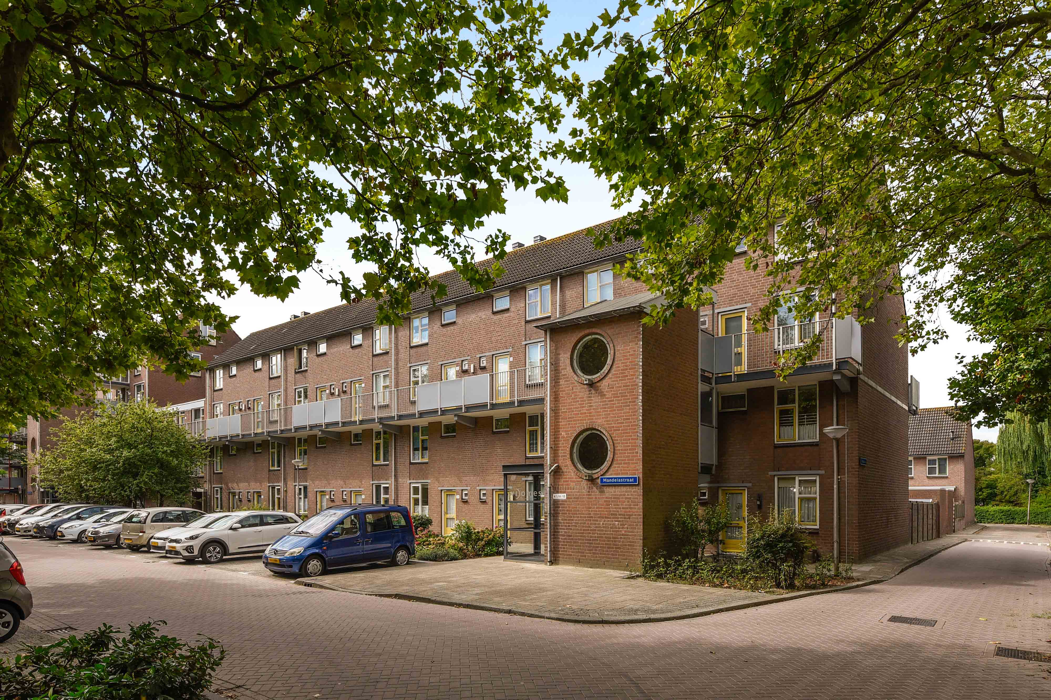 Mandelastraat 44