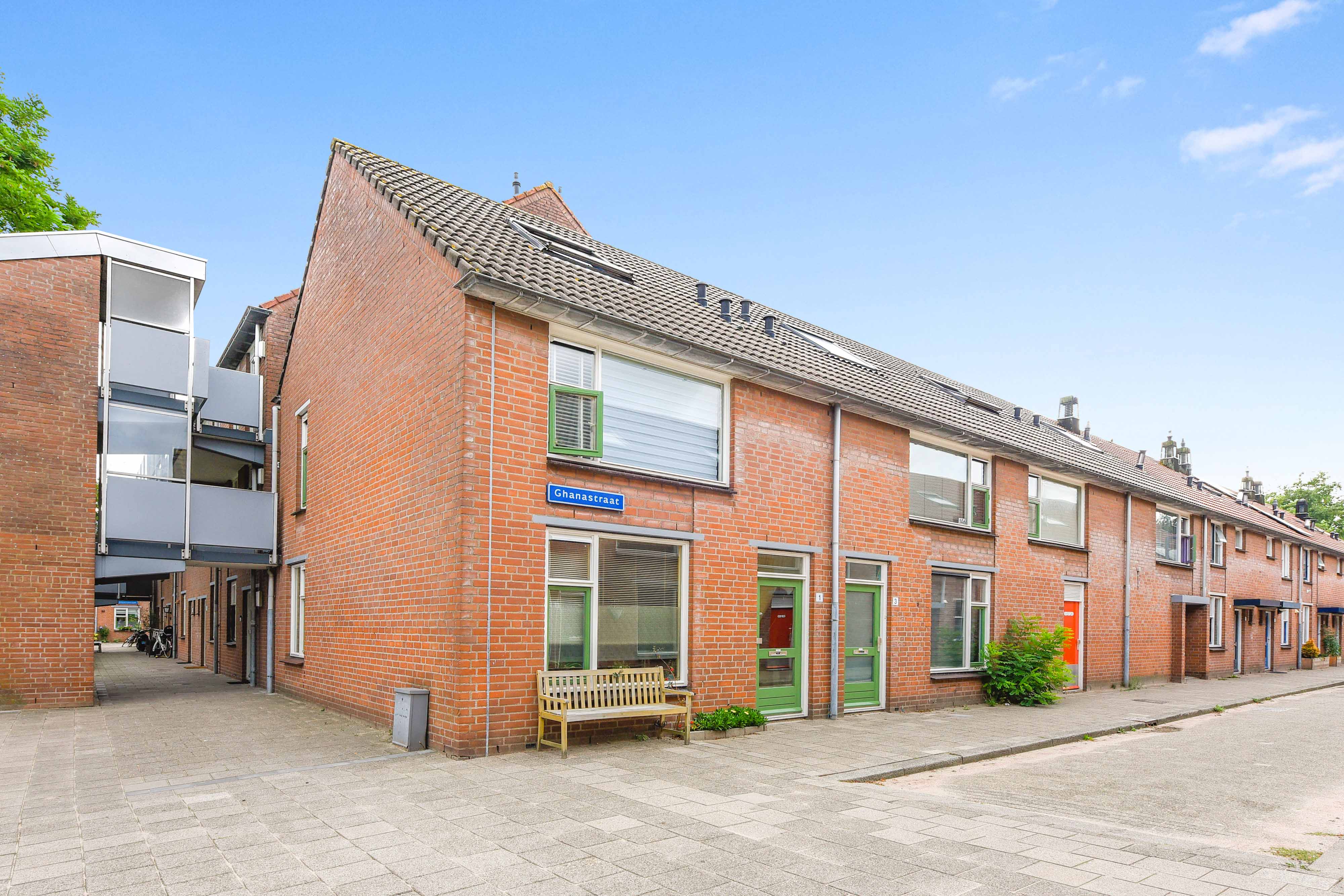 Ghanastraat 1