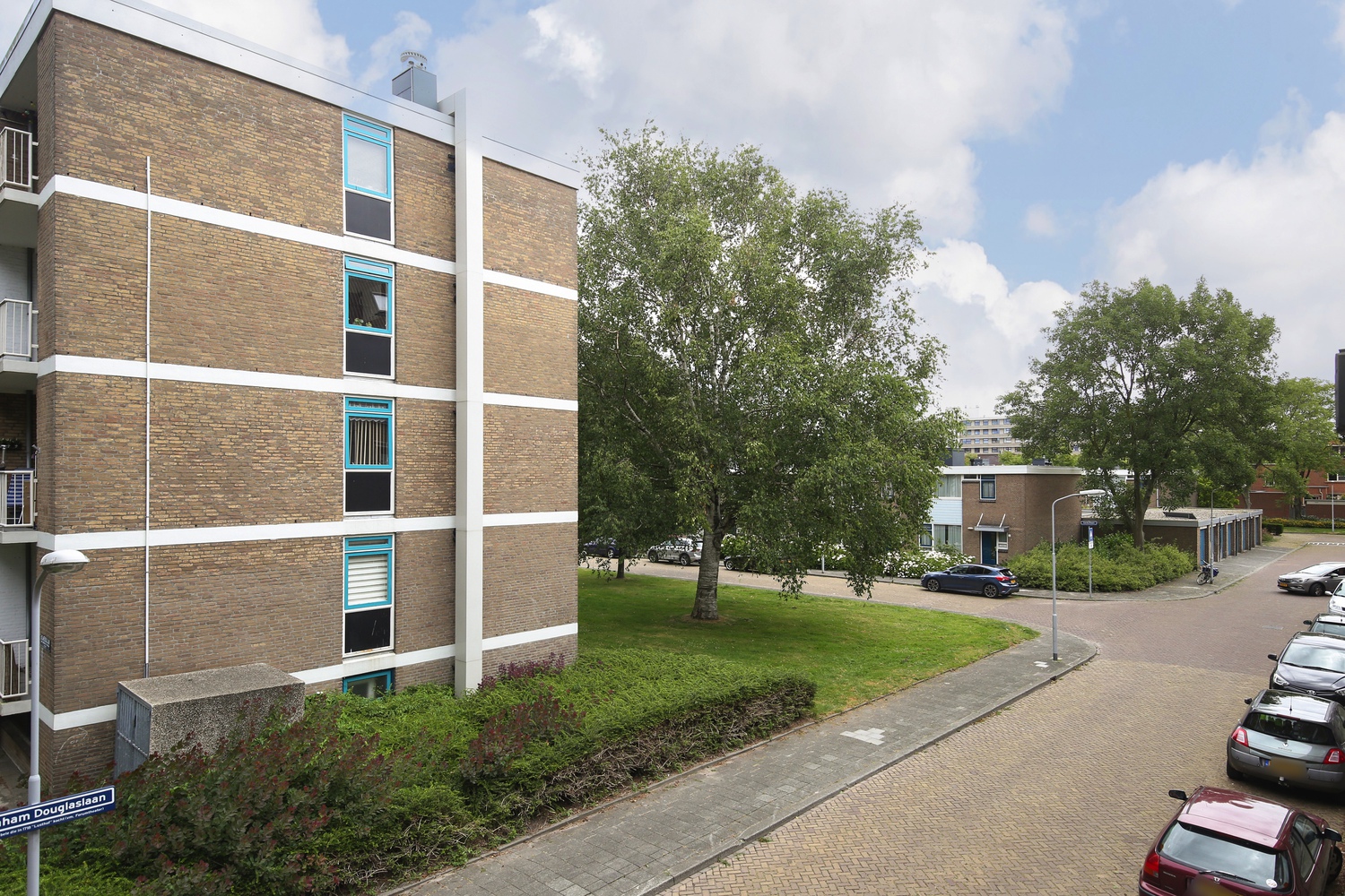 Abraham Douglaslaan 9