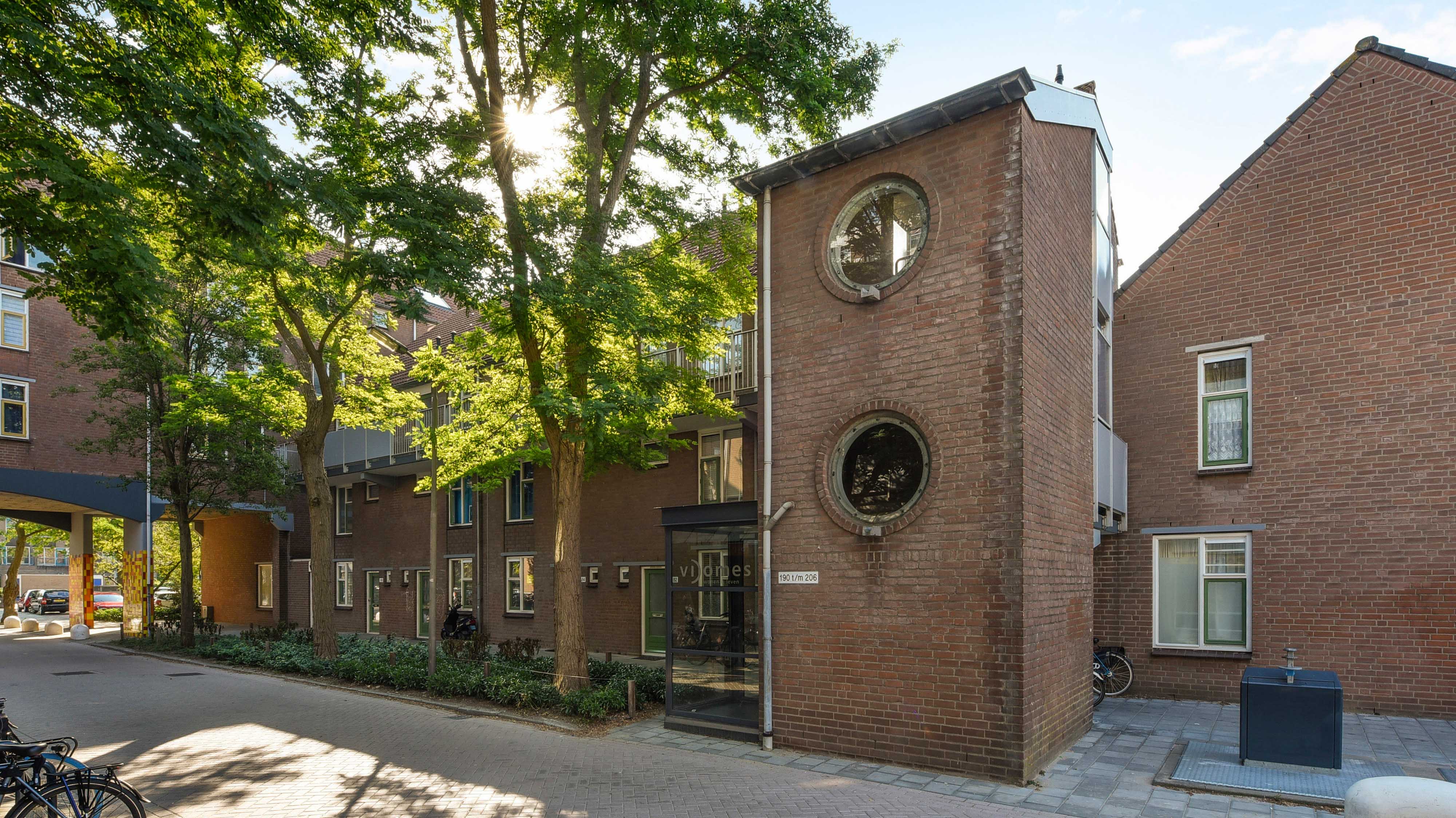 Bikolaan 204