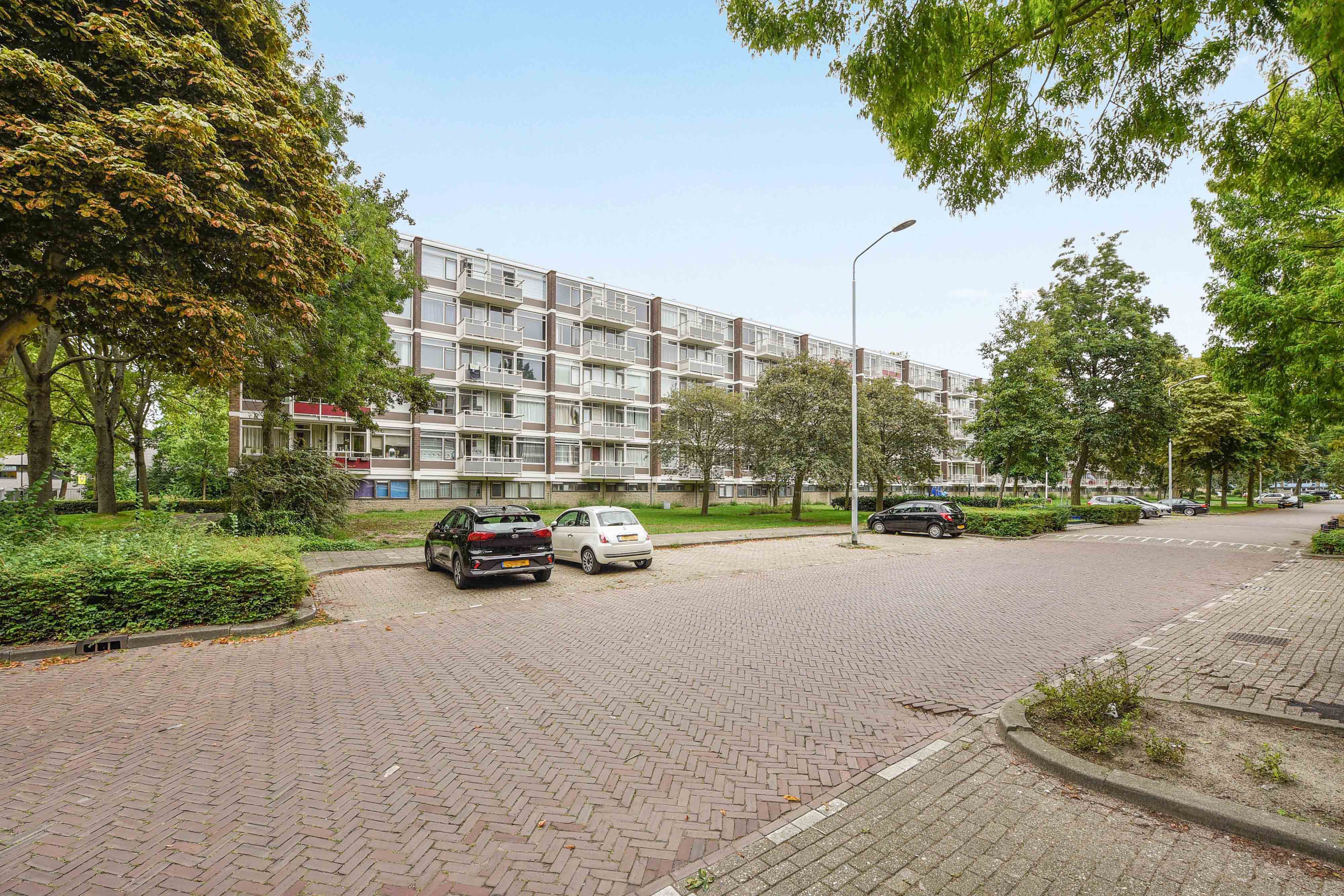 Burgemeester Velthuijsenlaan 209