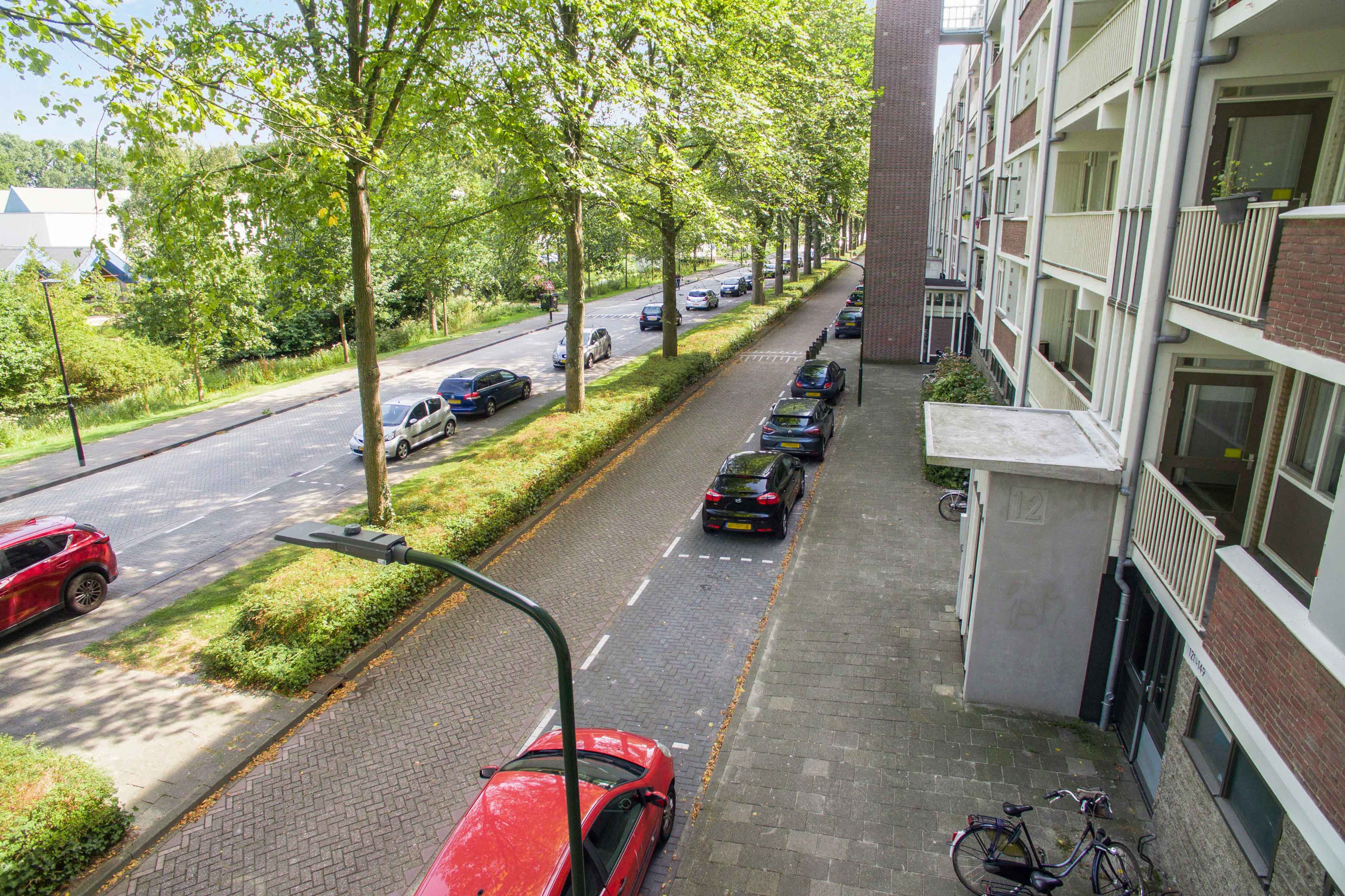 Burgemeester Velthuijsenlaan 209