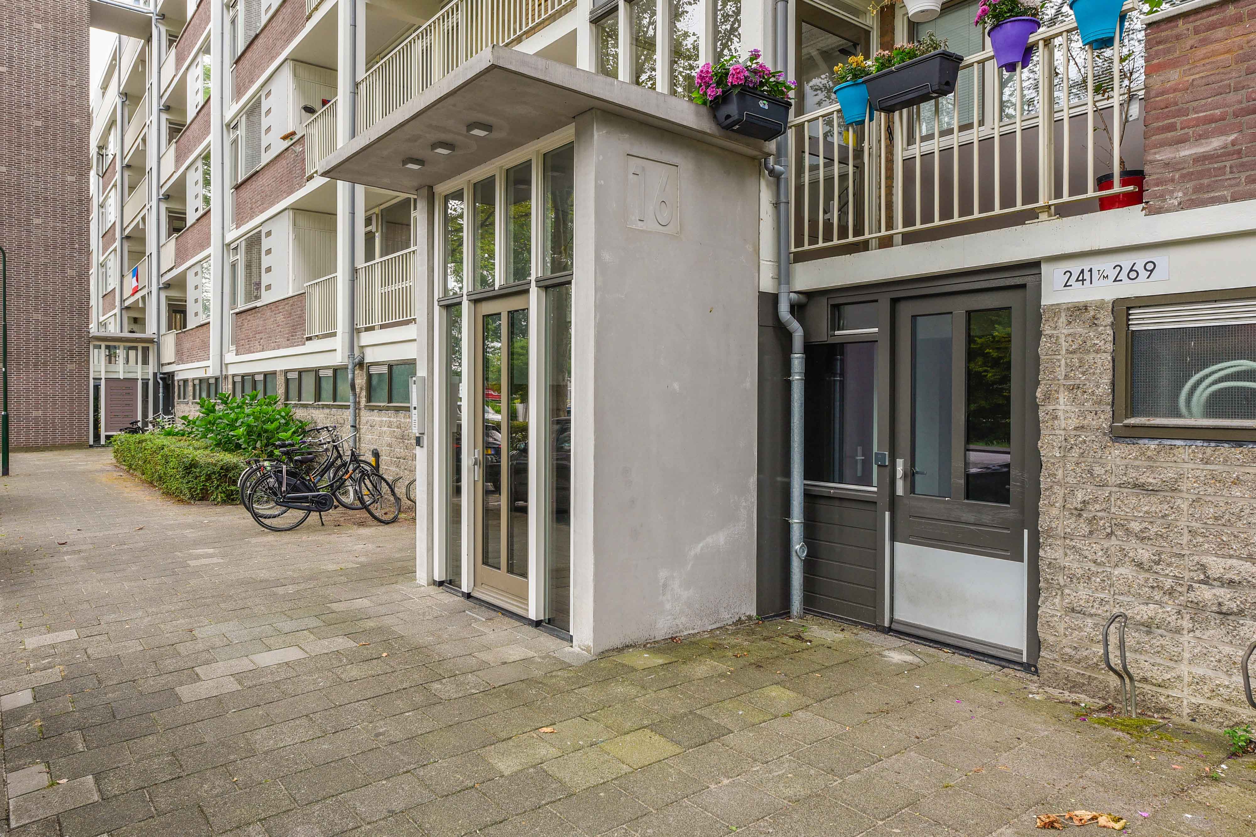 Burgemeester Velthuijsenlaan 269