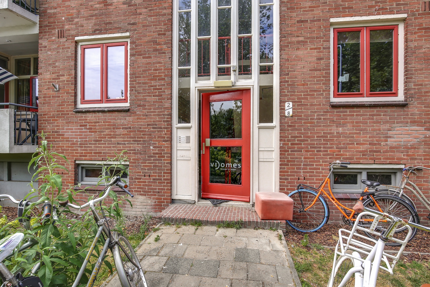 Von Geusaustraat 2