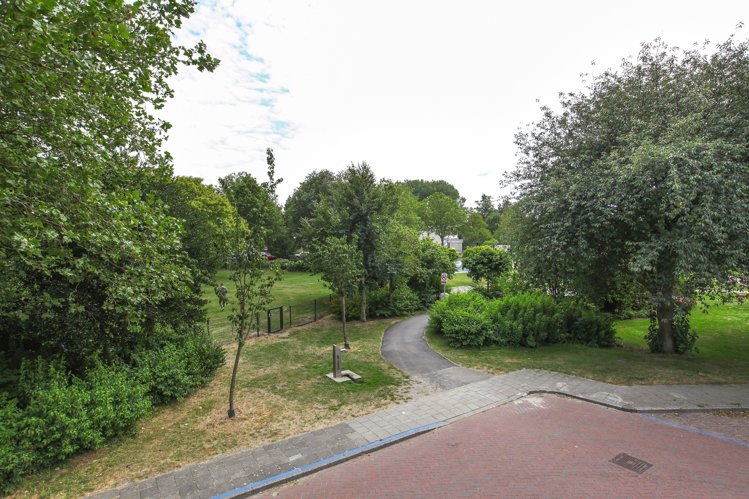 Von Geusaustraat 2
