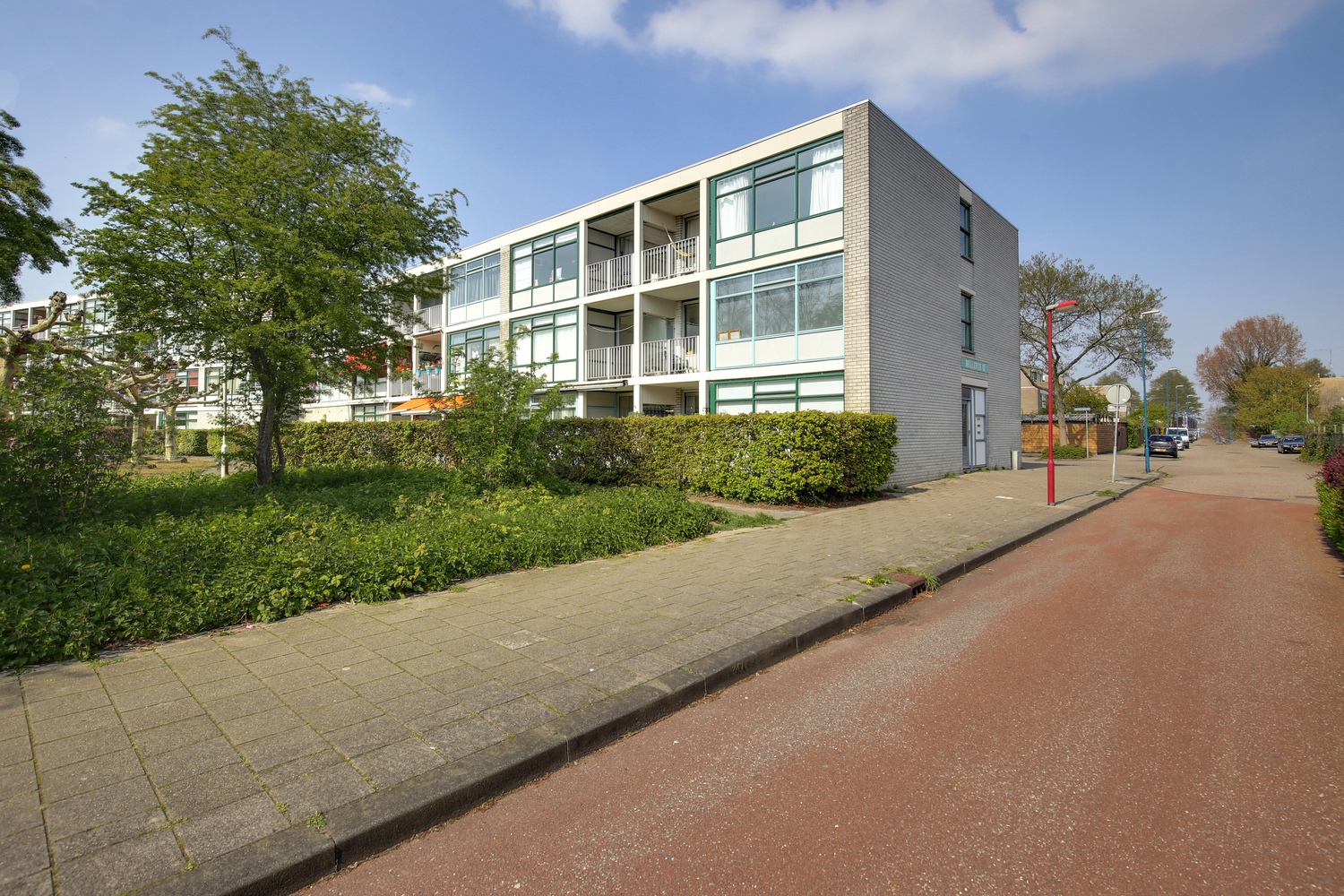 Donkergroen 177